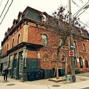 the-parkdale-hostellerie.niagara-fallshotels.com/